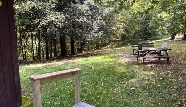 Cozy 2-Bedroom Pet-Friendly Cabin – Fully Stocked & Ready for Your Getaway