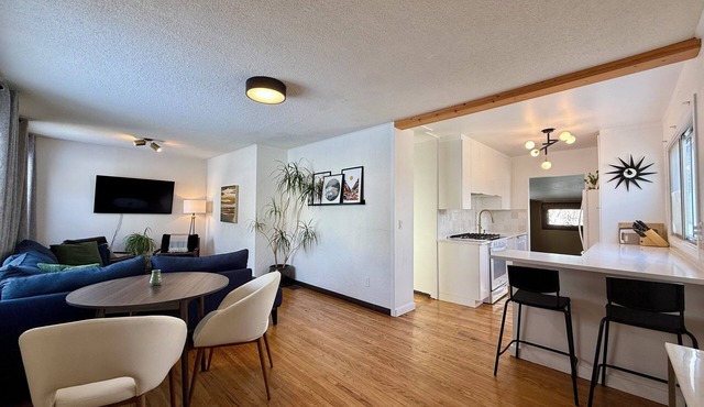 Cozy 3bd King Ed Near Whyte Ave