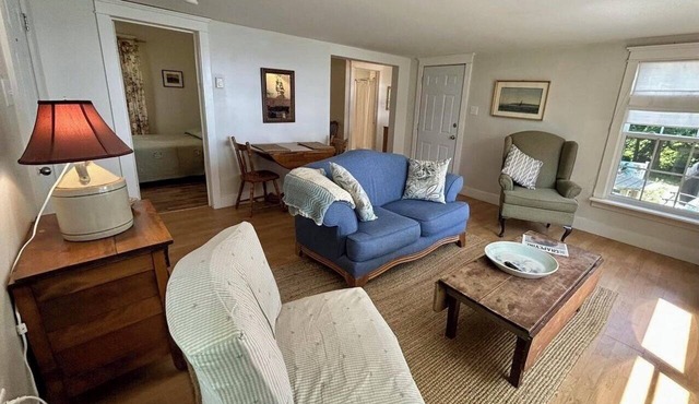 Cozy and quiet retreat in the Annapolis Valley - direct access to beach & water