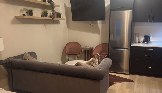 Cozy Apt in Central Halifax with Private Entrance