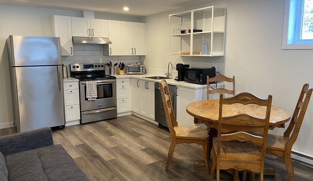 Cozy basement apartment near Owl’s Head.