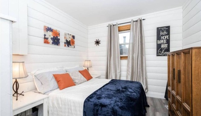 Cozy Cabin Getaway in St. Malo - Cabin 16