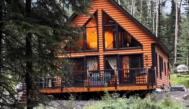 Cozy Cabin on Coliseum Mountain 3 Bedrooms with bunk beds