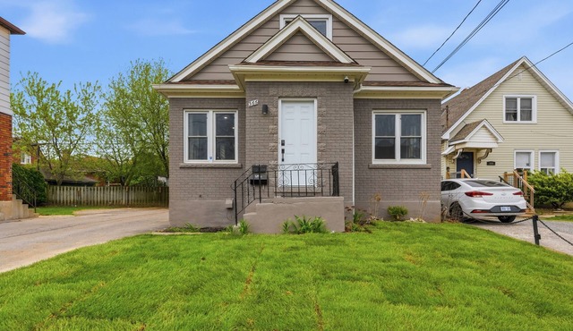 Cozy Cityscapes 3Br, 1B with Washer+Dryer