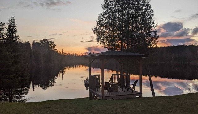 Cozy Cottage Family Getaway - 8 min drive from Bancroft
