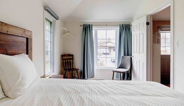 Cozy cottage "New Moon" by the Lake Simcoe