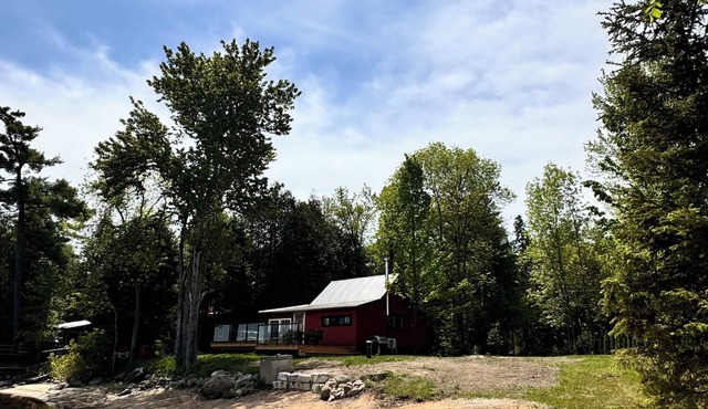 Cozy Cottage on the Ottawa River