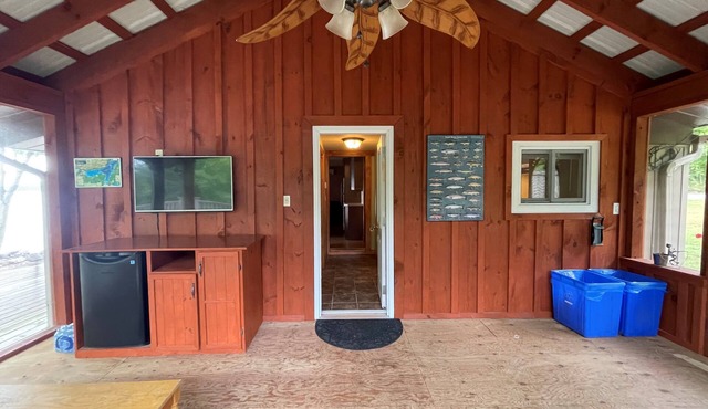 Cozy cottage on the Rideau, relax with the whole family