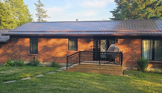 Cozy cottage vibe in Grand Bend
