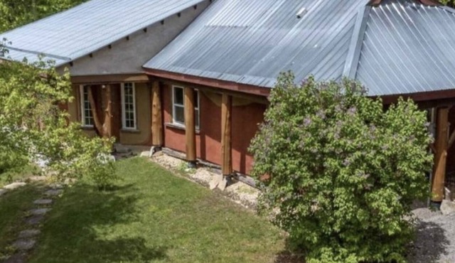 Cozy Cottage with beautiful private 3 acres forest in heart of Madoc/ Marmora ON