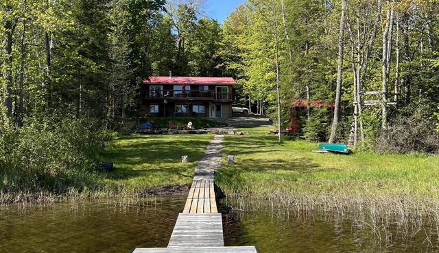 Cozy Lakefront Cottage in Haliburton, ON. A Classic Cottage With Modern Touches!
