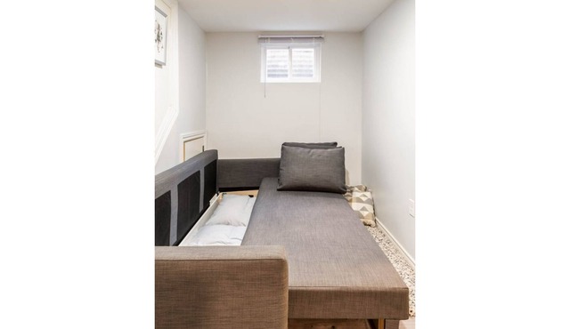 Cozy luxury apartment/bsmt
