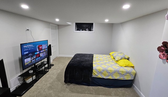 Cozy place 10mins drive to Calypso Park & 25mins to Ottawa