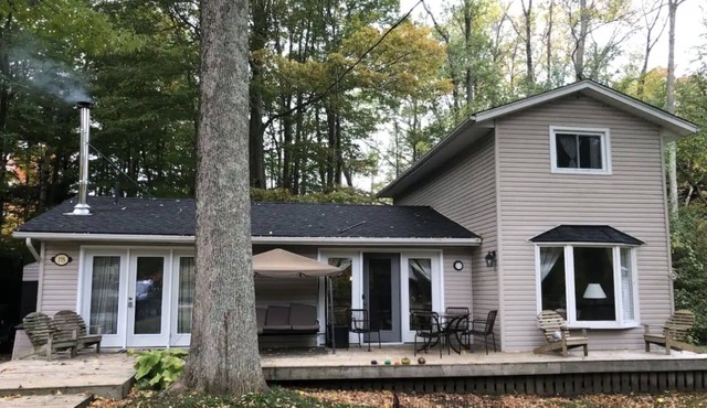 Cozy, quiet cottage 5min walk to beach with all home amenities
