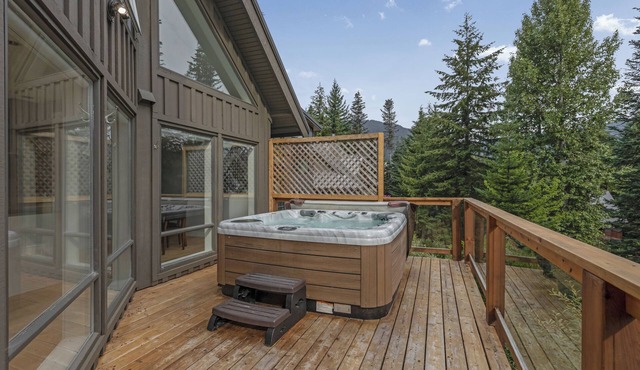 Cozy Retreat just outside of Whistler Village
