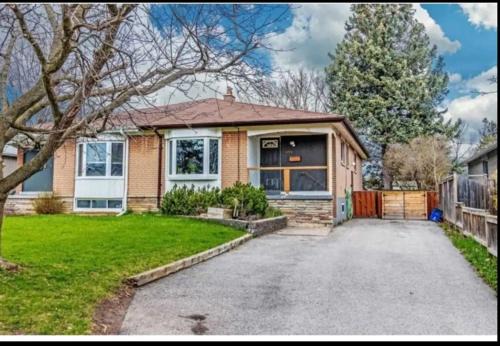 Cozy room near Pickering OPG
