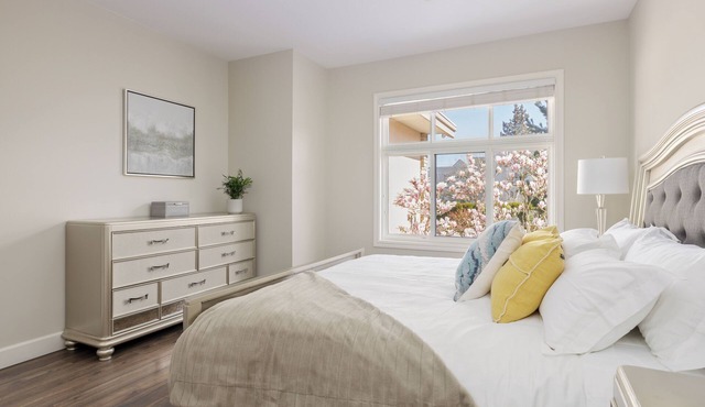 Cozy Silver Ensuite in a Luxury House -Next to Richmond Center