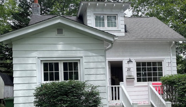 Cozy tranquil retreat in the heart of Bedford (pet friendly)