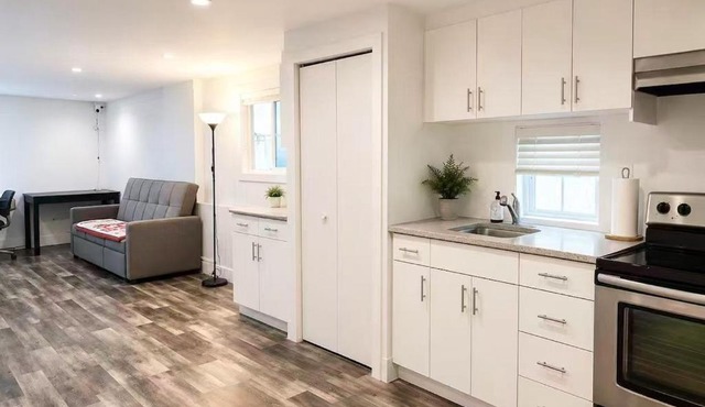 Cozy Vancouver 2BR Suite with Private Entrance