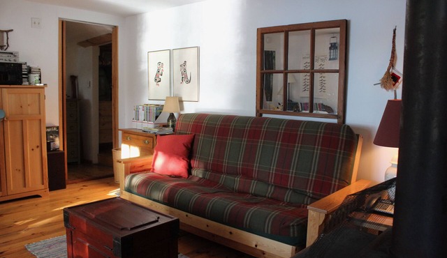 Cozy waterfront cottage, beautifully treed-10 min from Dorset.