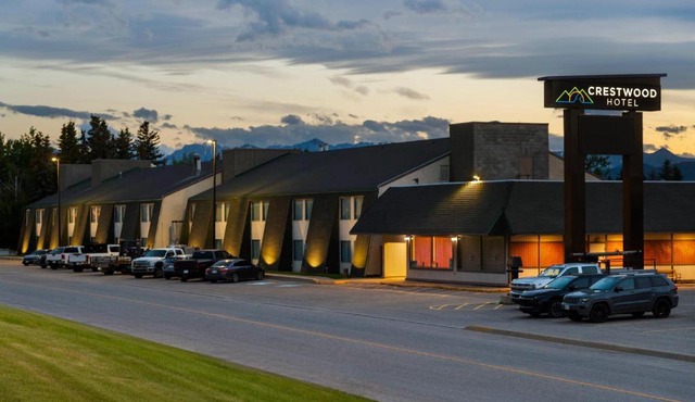 Crestwood Hotel