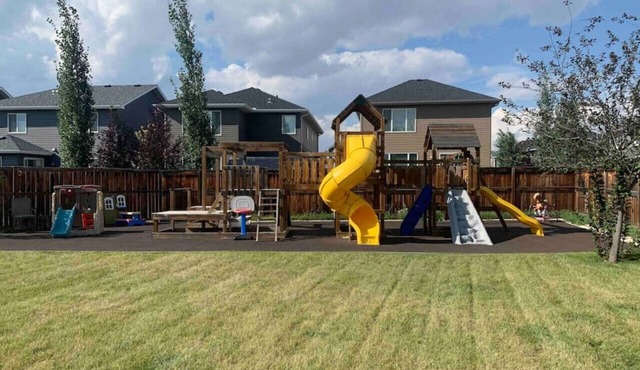Crystal · The Ultimate Family Home- 5 Bedroom with playground