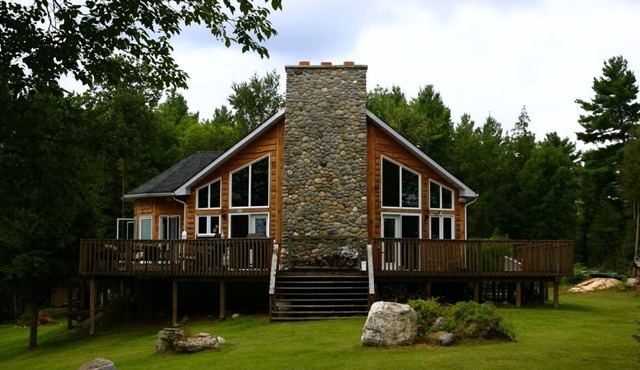 Custom Beaver Lake Cottage