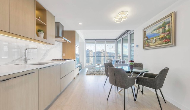 D12 - Amazing 2 bedroom in Brentwood