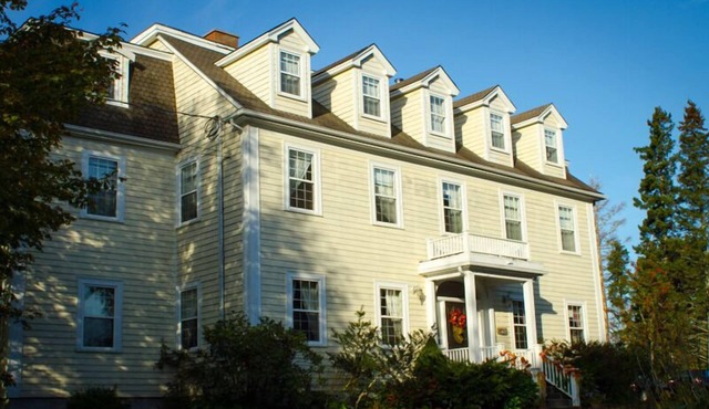 DesBarres Manor Inn
