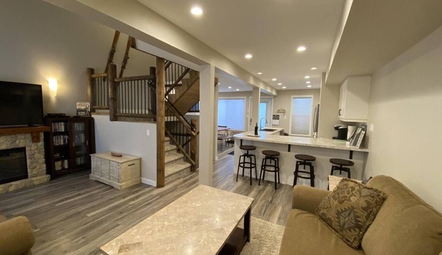 Discover modern mountain living at its finest in our beautifully renovated ski-in/ski-out townhouse.