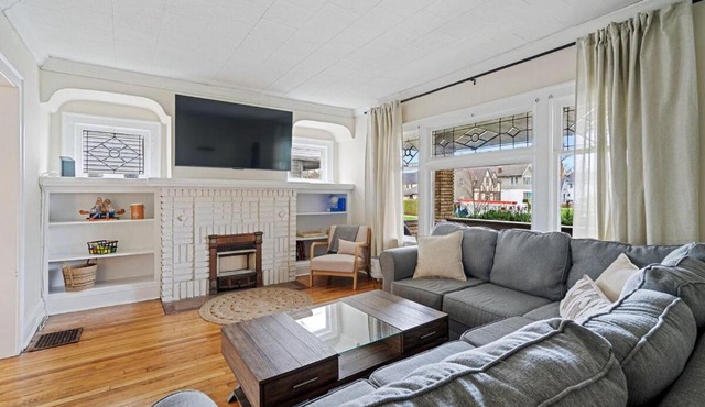 Dog-Friendly Lakewood Stay Near Cleveland & Lake