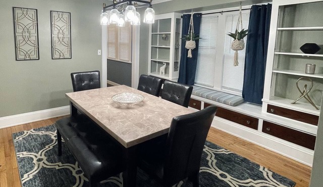 Downstairs Unit near National Park + Downtown Cleveland