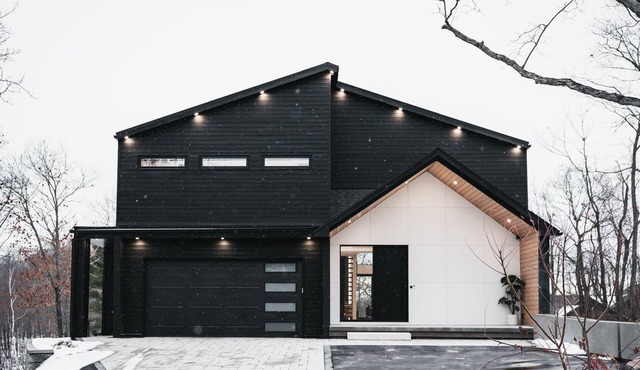 Eco Bay Chalet: Luxury Year Round Group Stay in Muskoka
