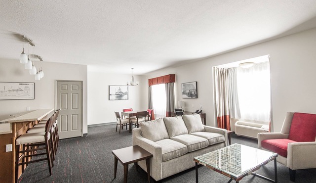Edgewater Hotel