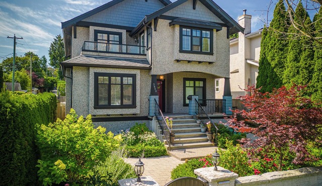 Elegant & Cozy Escape~West Vancouver Serenity