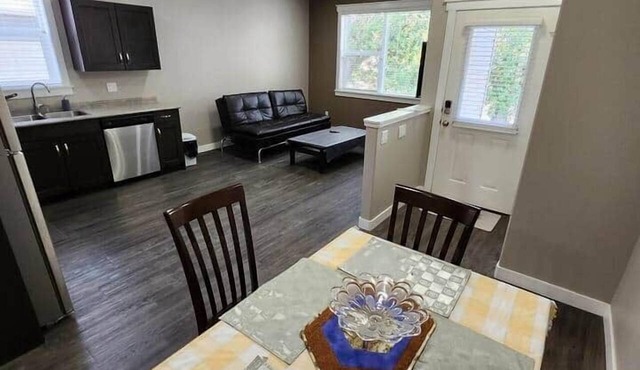 Elegant Family Home by Stadium, Airport, Shopping