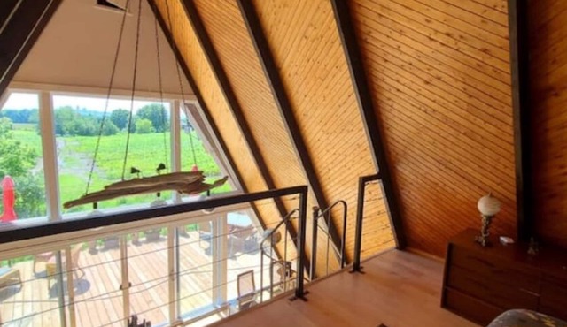 Elegant, peaceful home in Sainte-Pétronille!