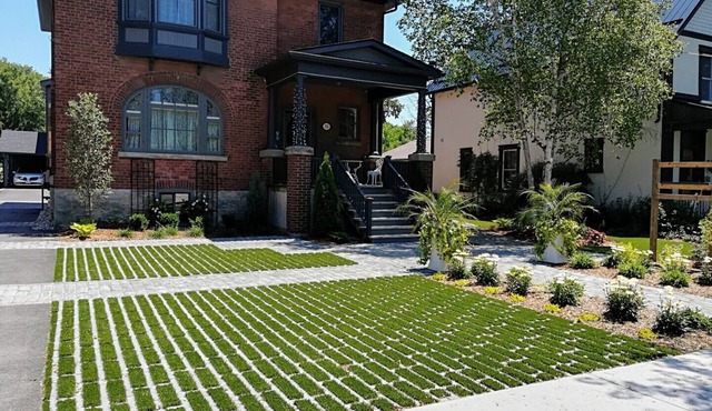 Elegant & Updated Century Red Brick in Downtown Collingwood