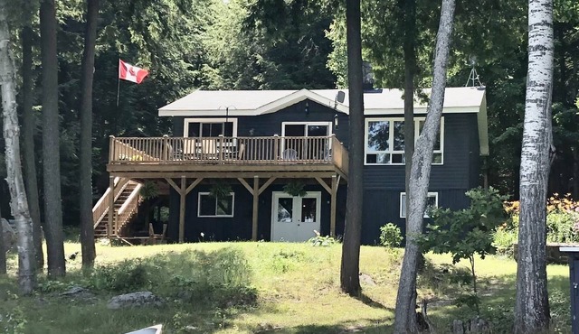 Enjoy an escape in an all season cottage on Lake Kamaniskeg in Barry's Bay