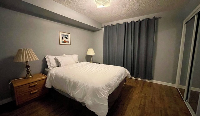 Entire 2-bedroom 1.5 bath townhouse w/kitchen & laundry near amenities 1700sqft