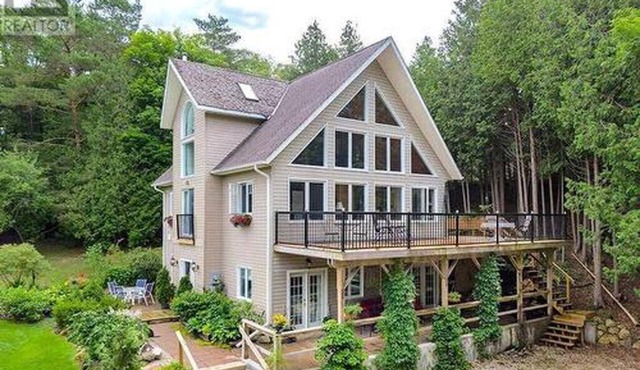 Entire Chalet Near Eugenia Falls