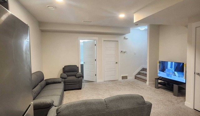 Entire home (1 Bedroom Suite) in Edmonton, Canada