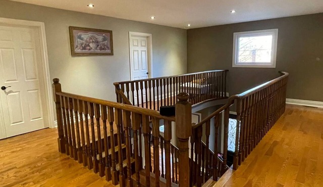 Entire Home Family Friendly Getaway in Richmond Hill Spacious Modern Retreat
