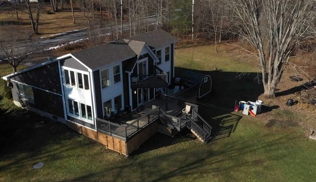 ❤️Entire Luxurious Waterfront Peninsula Cottage - VERY LARGE COTTAGE W/HOTTUB❤️
