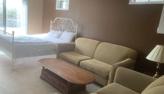 Entire place, Ground level walkout Basement with Huge backyard