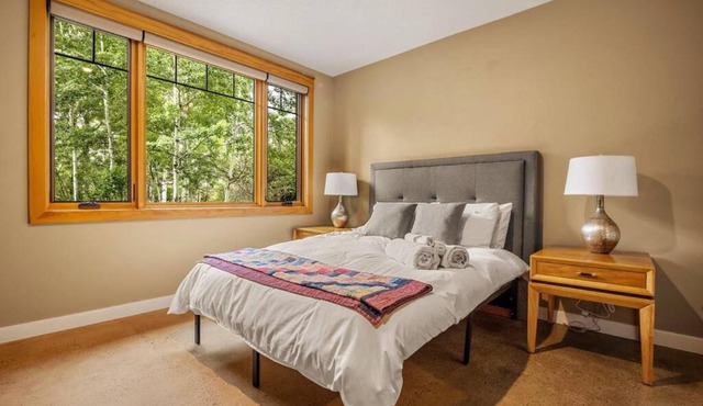 Escape to the Rockies but near Calgary Includes Free Parking and Banff Entry