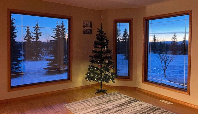 Estate Home with Gorgeous View 7bds+3.5bath Sleeps 16+