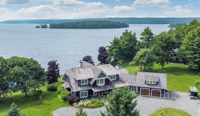 Exclusive Waterfront Getaway with Beach & Bunkie