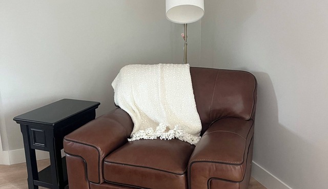 Executive Furnished Apartment, Home away from Home
