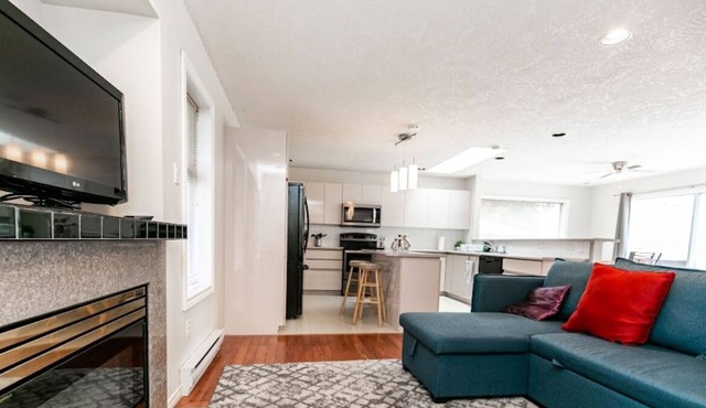 Executive Home in Cordova Bay